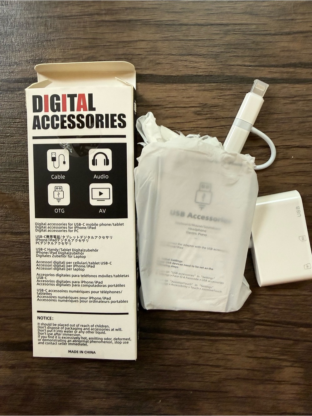 White USB/ Lightning to SD Card Adapter Kit for Cell Phones & Tablets